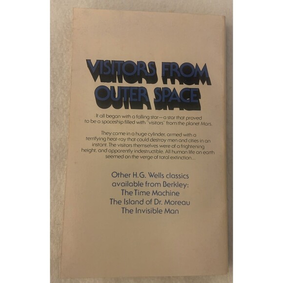 The War of the Worlds, by H.G. Wells SOFTCOVER (Berkley 1964) - Picture 2 of 3